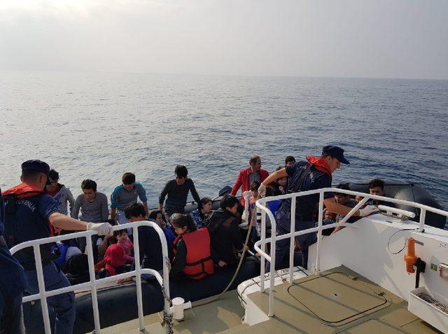 İzmir’de 405 kaçak göçmen yakalandı