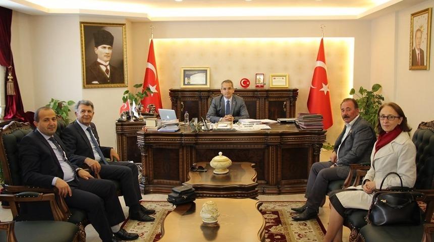 İl K&uuml;lt&uuml;r M&uuml;d&uuml;r&uuml; Tosya Kaymakamını ziyaret etti