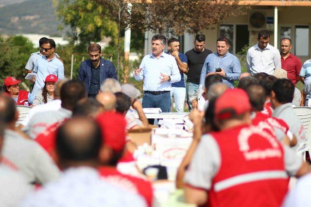 Başkan Sandal, “Önceliğimiz emekçilerin ve Bayraklı’nın hakları”