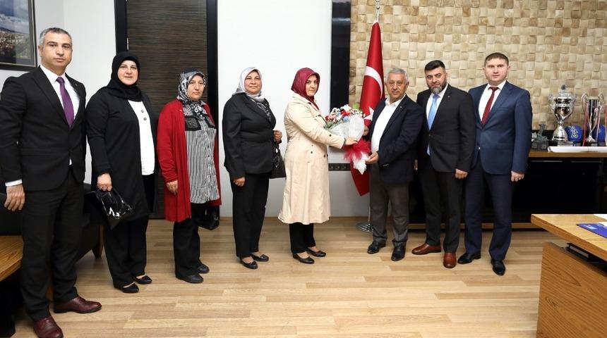 Muhtarlar Derneği&rsquo;nden Başkan Zeybek&rsquo;e ziyaret