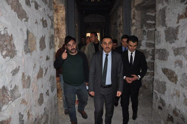 Kars Valisi Türker Öksüz, çalışmaları yerinde inceledi 2