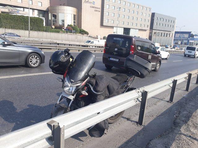 Sefaköy E-5’te motosiklet kazası: 1 yaralı