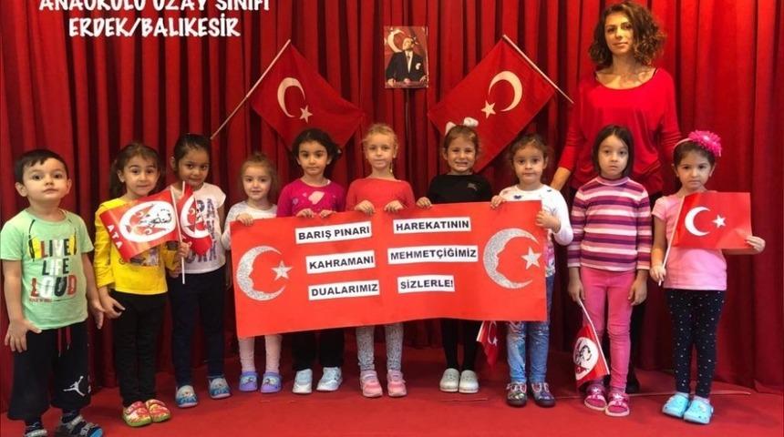 &Ouml;ğrencilerden Mehmet&ccedil;iğe destek