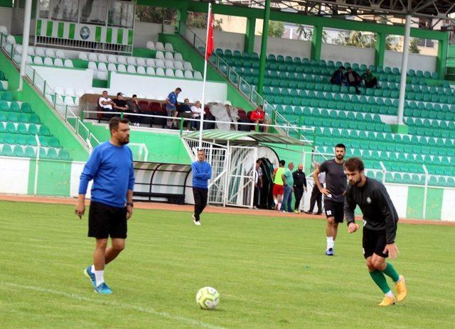 Salihli Belediyespor lideri ağırlayacak