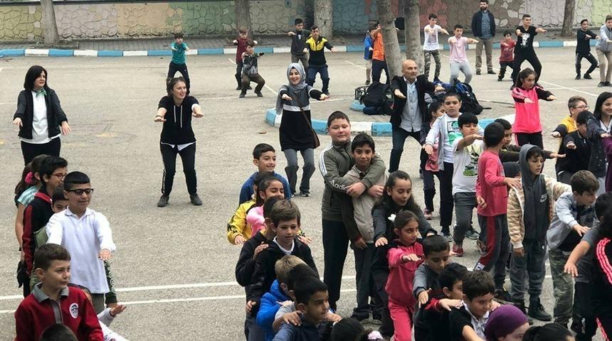 Derslere sporlar başlıyorlar