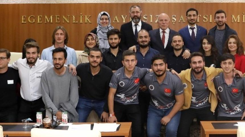 Erzurum&rsquo;un gen&ccedil; beyinleri Başkan Sekmen&rsquo;e konuk oldu