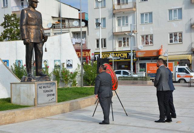 Korkuteli protokolü ve muhtarlardan Mehmetçiğe destek