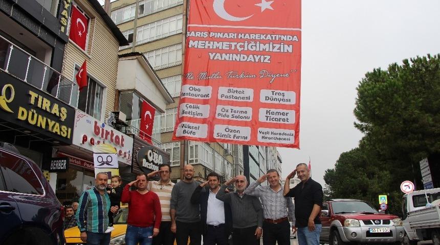 Samsun esnafı Mehmet&ccedil;ik&rsquo;in yanında