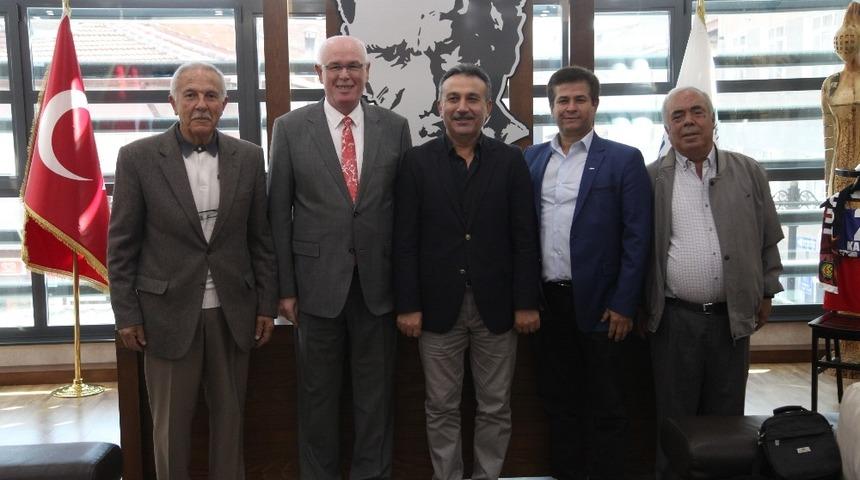 Başkan Kazım Kurt: &ldquo;Demokratik kitle &ouml;rg&uuml;tlerine destek olmaya devam edeceğiz&rdquo;