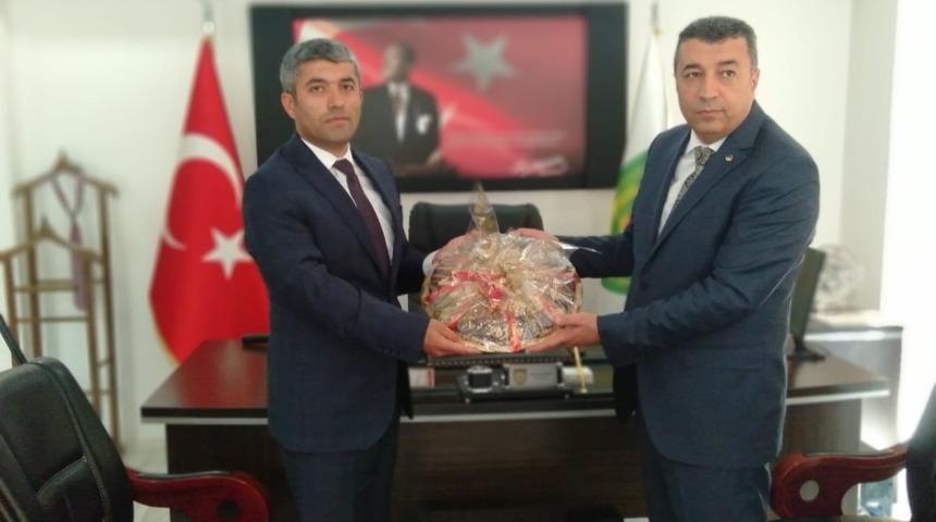 MTB  Başkanı &Ouml;zcan, Minib&uuml;s&ccedil;&uuml;ler Odasını ziyaret etti