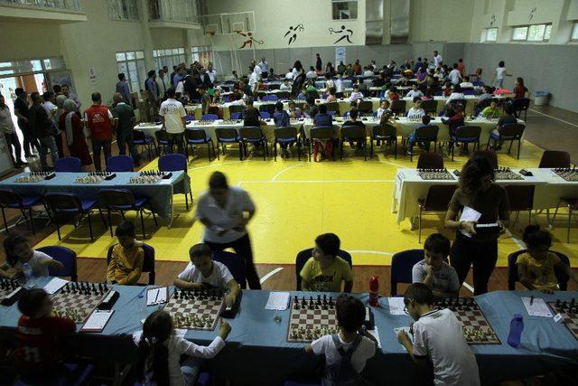 Kızıltepe’de Cumhuriyet Bayramı için satranç turnuvası düzenlendi