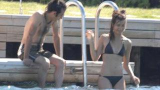 Babam öpüşürken mutfağa kaçıyor