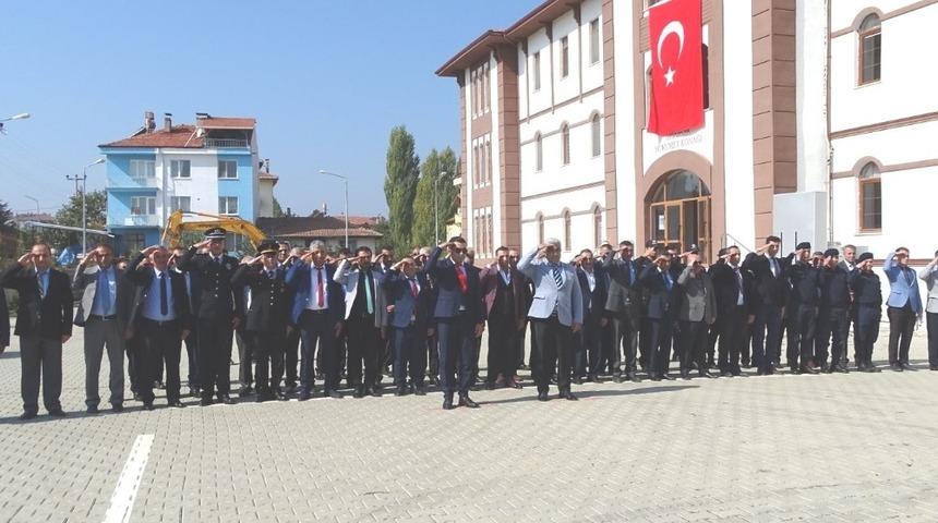 Hisarcık&rsquo;lı muhtarlar Mehmet&ccedil;ik&rsquo;e asker selamı g&ouml;nderdi