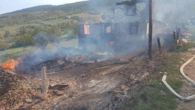 Sinop’ta ev yangını