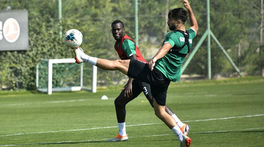 İttifak Holding Konyaspor, şut ve gol &ccedil;alıştı