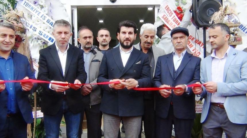 Erciş&rsquo;in en b&uuml;y&uuml;k alışveriş merkezi hizmete a&ccedil;ıldı