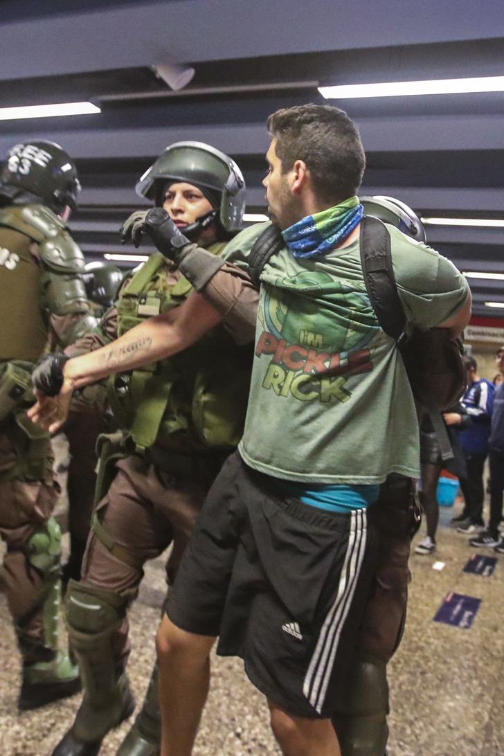 Öğrenciler 24 kuruş için ülkeyi yaktı! G1