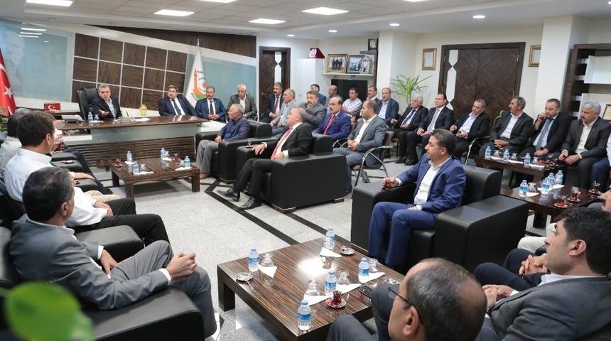 Beyazg&uuml;l muhtarlarla bir araya geldi