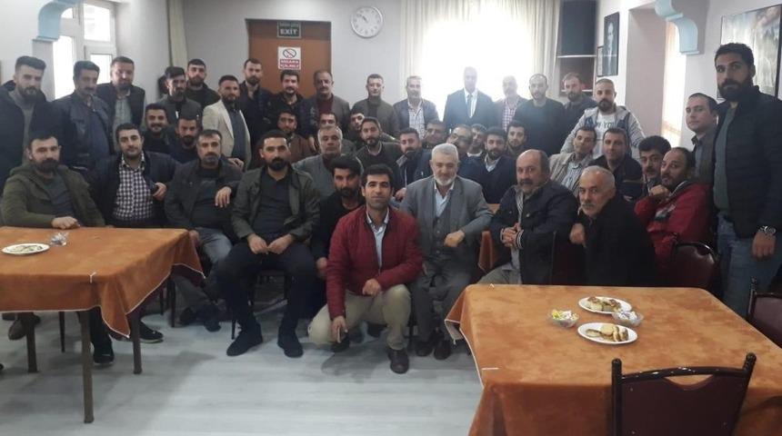 Erciş Berberler ve Kahveciler Odası Başkanı Aydemir üyelerle bir araya geldi