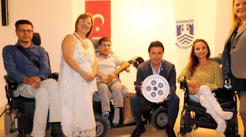 Yakak&ouml;y Engelli Sevgi Sanat At&ouml;lyesi a&ccedil;ıldı