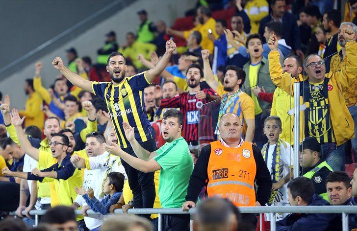 Ankaragücü-Beşiktaş maçında Elneny ile Korcan'ın pozisyonu tartışma yarattı G1