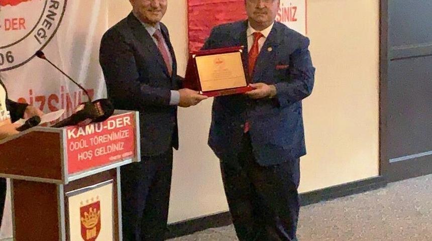 Alim Işık’a ‘En Başarılı Belediye Başkanı’ ödülü