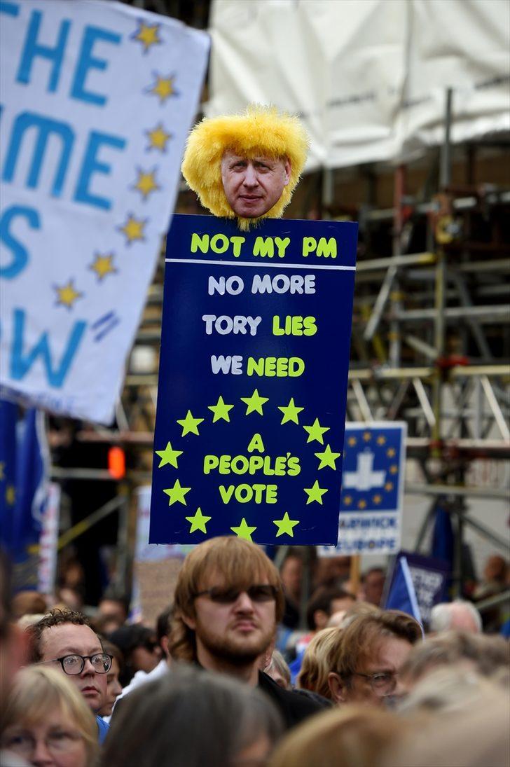 Londra'da yüz binler Brexit'i protesto etti! G3