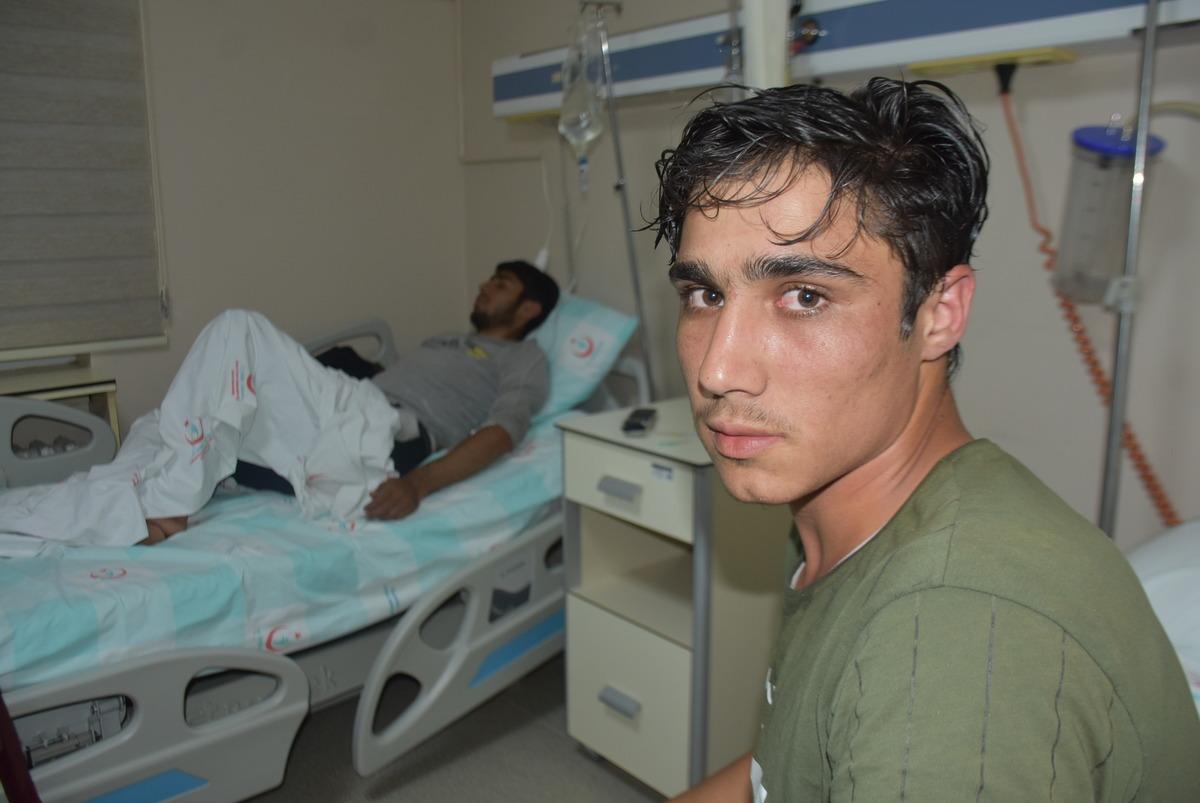 Yunanistan yaralı ka&ccedil;ak g&ouml;&ccedil;menleri zorla T&uuml;rkiye'ye g&ouml;nderdi!