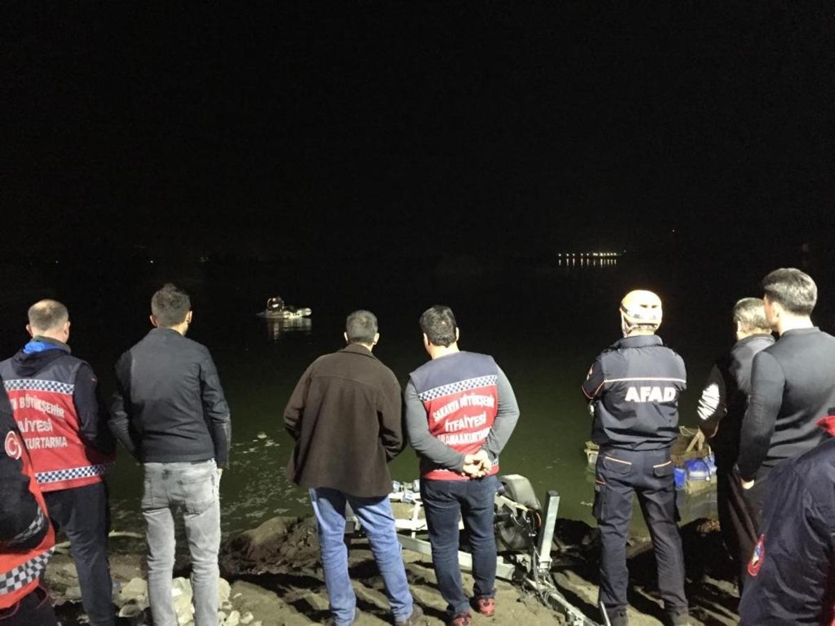 Arkadaşı &ouml;ld&uuml; kendisi kayıp! Ekipler her yerde onu arıyor! 