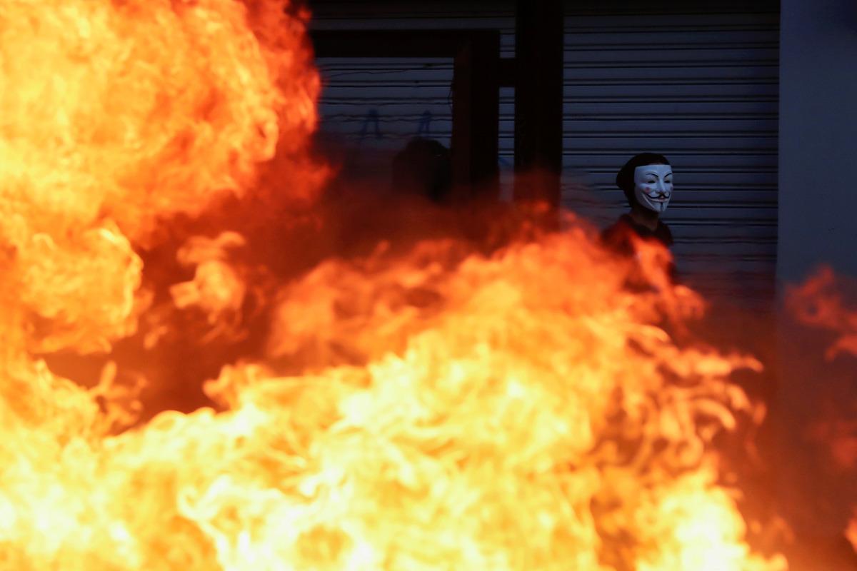 Şili'de şiddetli g&ouml;sterilerin ardından 30 yıl sonra ordu sokağa indi