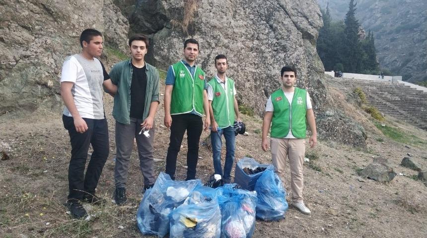 Temiz bir geleceğe el uzattılar