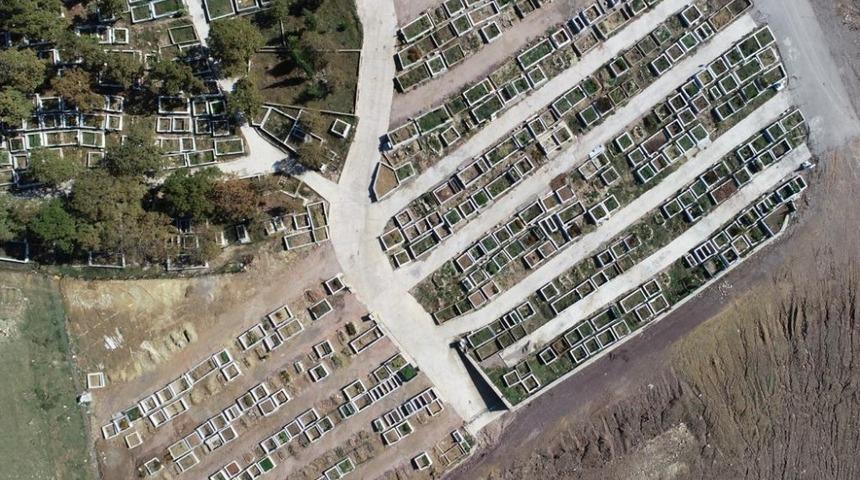 K&ouml;rfez Belediyesi&rsquo;nde mezarlıklarda d&uuml;zenleme