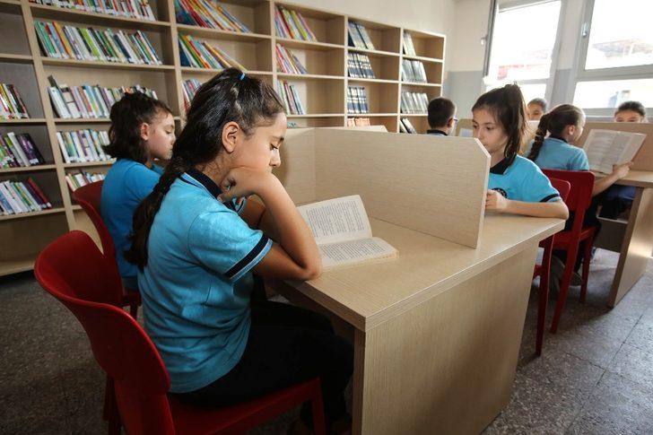 Buca’da bağışlanan kitaplar öğrencilerle buluştu G5