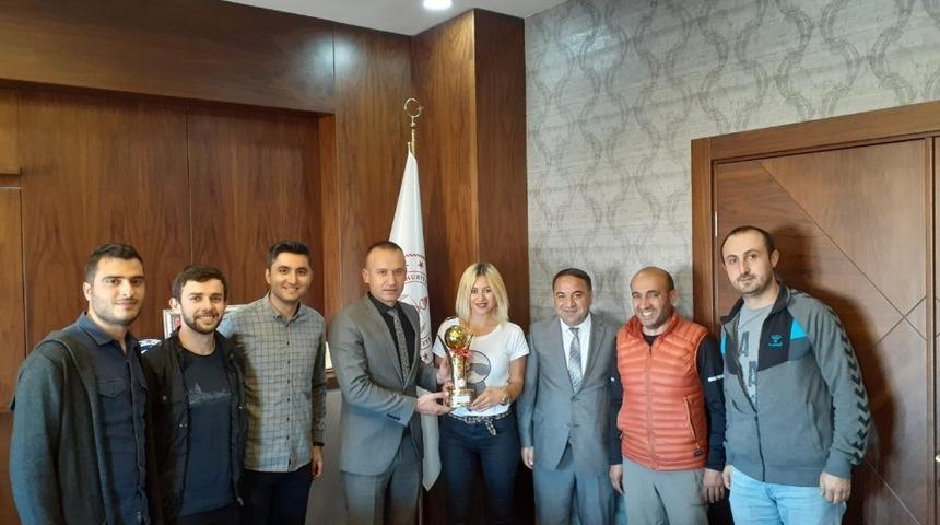 Voleybol Turnuvasında Milli Eğitim Müdürlüğü şampiyon oldu