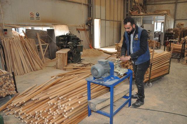 Bartın'da üretilen tarım aletleri sapları Ortadoğu'ya ihraç ediliyor