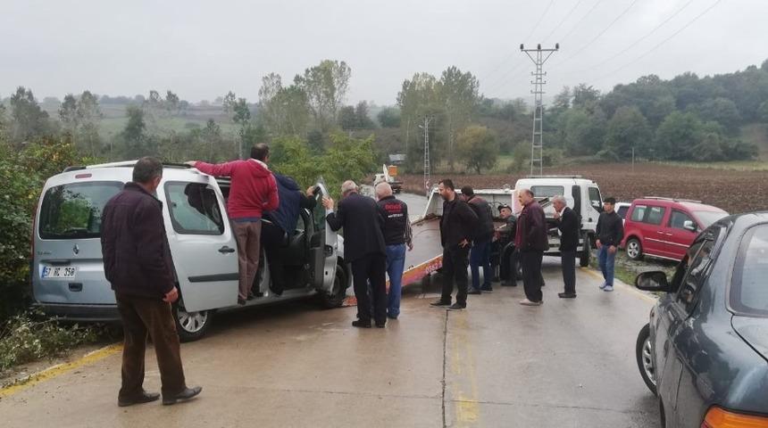 Kaygan yol faciaya neden oluyordu