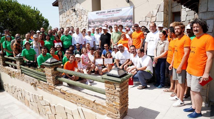 İzmir'de halkalanan flamingolardan haber var