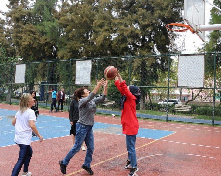 ‘Evinin Sultanları’ ile ‘Sokaklar bizim’ projesi hayata geçti G4