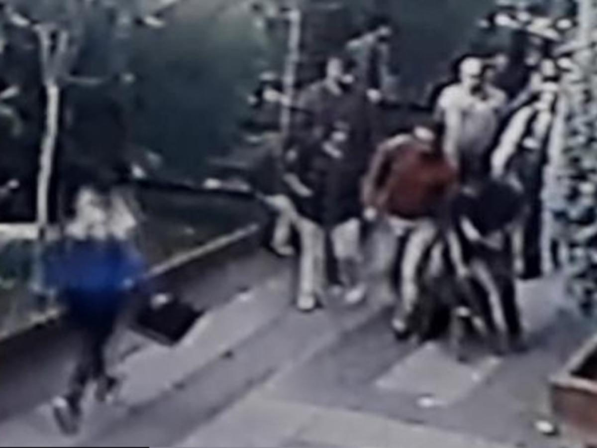 K&uuml;&ccedil;&uuml;k&ccedil;ekmece'de 7 yaşındaki &ccedil;ocuğa pitbull dehşeti! 