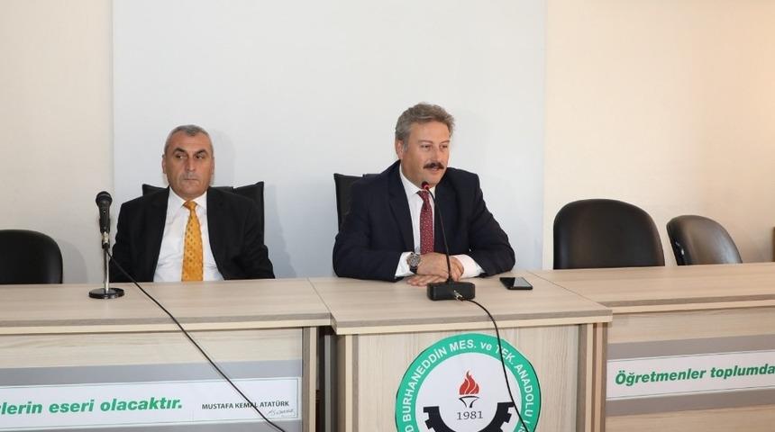 Başkan Palancıoğlu:&rdquo;Hayatta kimin donanımı iyiyse o başarılı olur&rdquo;