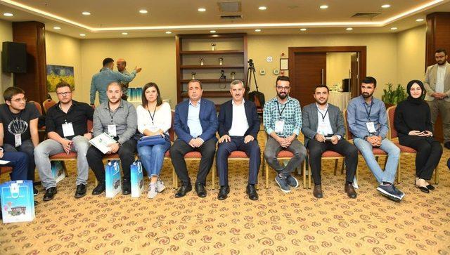 Yeşilyurt Belediye Başkanı Mehmet Çınar, gençlere hitap etti