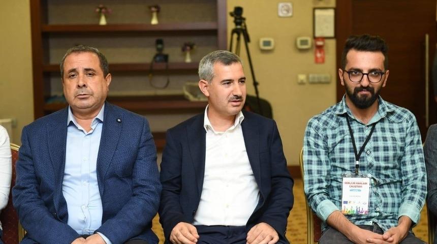 Yeşilyurt Belediye Başkanı Mehmet Çınar, gençlere hitap etti