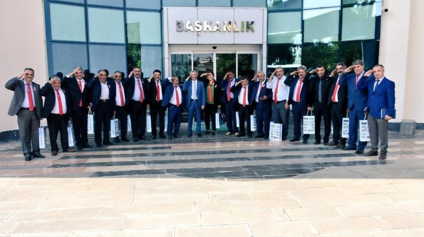 Başkan Tahmazoğlu Muhtarlar gününü kutladı