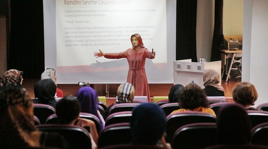 Aile Danışmanı ve Sosyolog Tepe: &rdquo;Mutlu olmak i&ccedil;in anı yaşayın&rdquo;