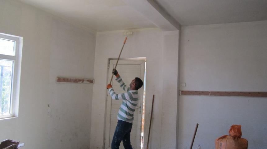 &Ouml;ğrenciler ve &ouml;ğretmenlerden &ouml;rnek davranış