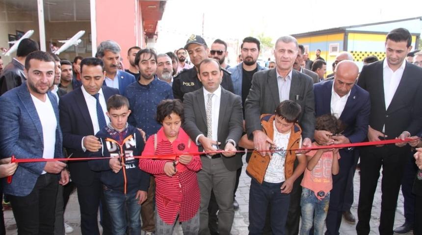 Down sendromlu &ccedil;ocuklardan iş yeri a&ccedil;ılışı