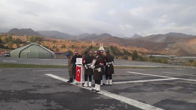 Şehit asker, Hakkari'de törenle memleketine uğurlandı