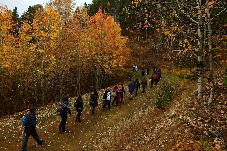 Gümüşhaneli dağcılar sonbaharın tadını çıkarmaya devam ediyor G3