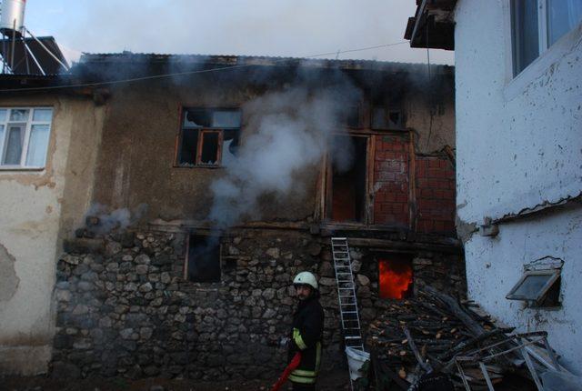 Tokat’ta 5 ev yangında hasar gördü