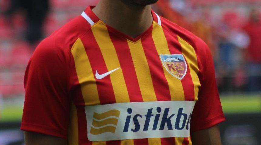 Levent G&uuml;len ilk kez forma giydi